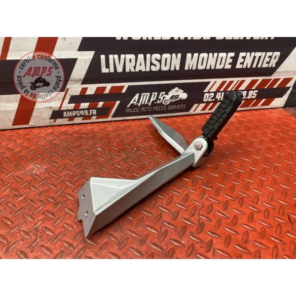 Platine repose pied passager gauche 