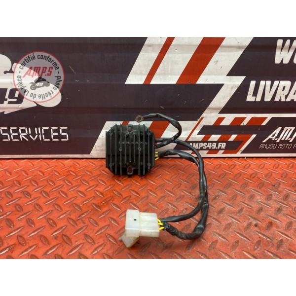 Regulateur de tension 