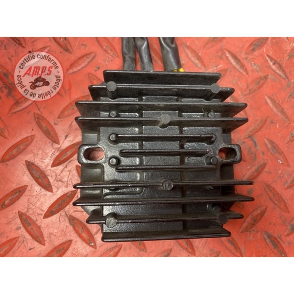 Regulateur de tension 