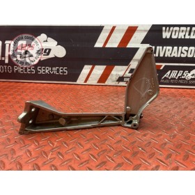 Platine repose pied passager droite 