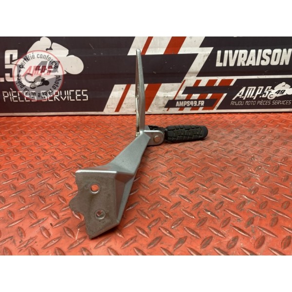 Platine repose pied passager gauche 