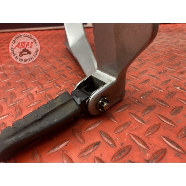 Platine repose pied passager gauche 