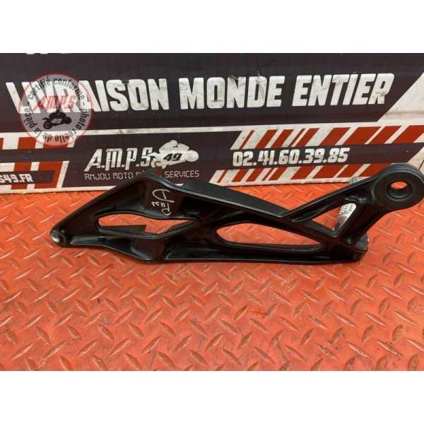 Platine repose pied passager droite 