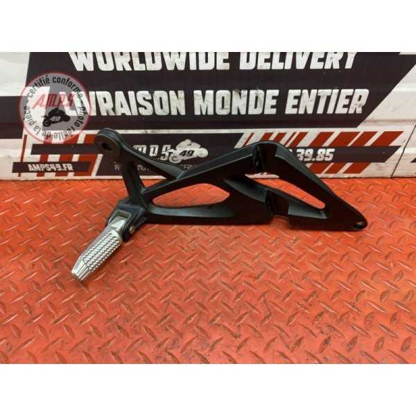 Platine repose pied passager droite 