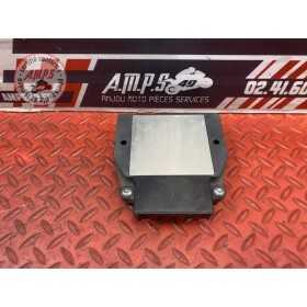 Regulateur de tension 