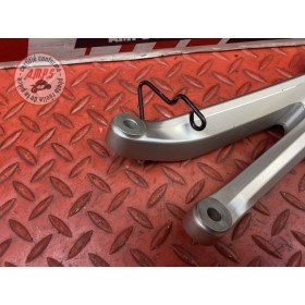 Platine repose pied passager droite 