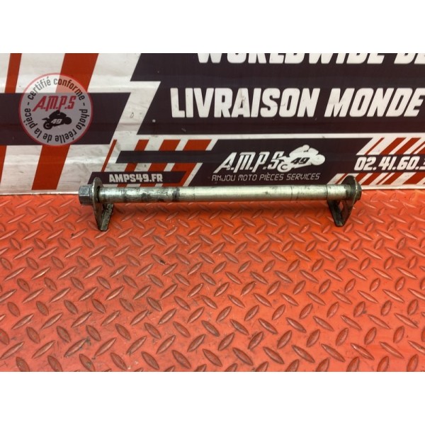 Axe de roue arriere 