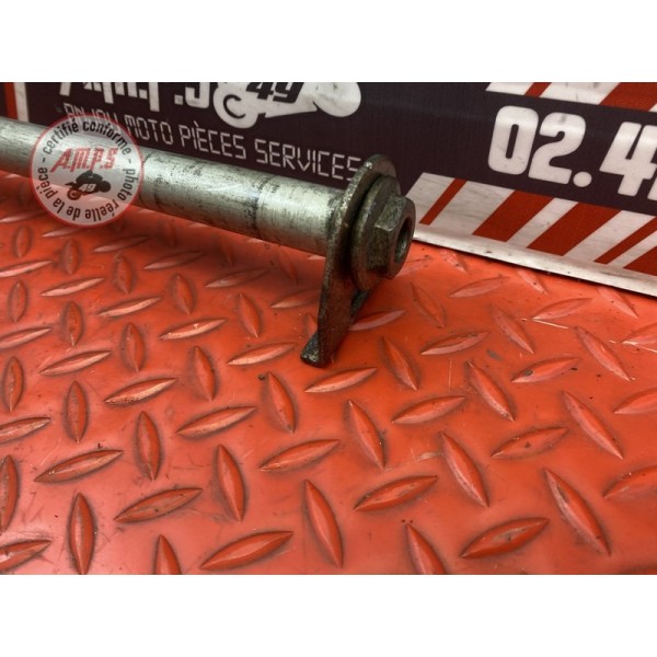 Axe de roue arriere 