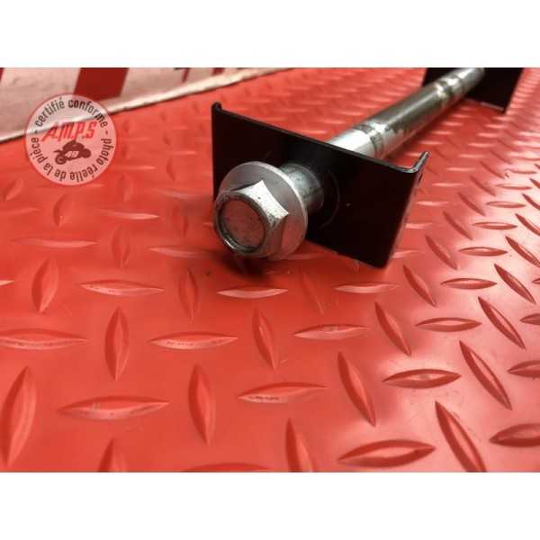 Axe de roue arriere 