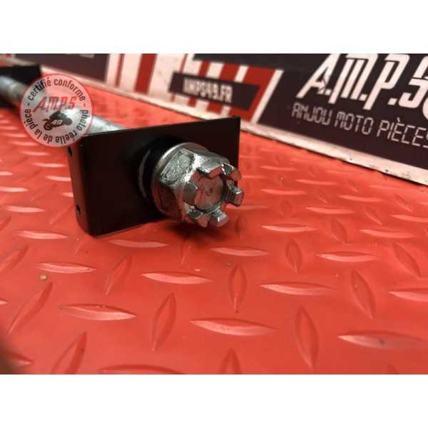 Axe de roue arriere 