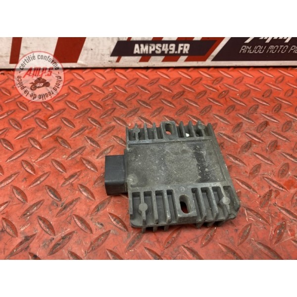 Regulateur de tension 