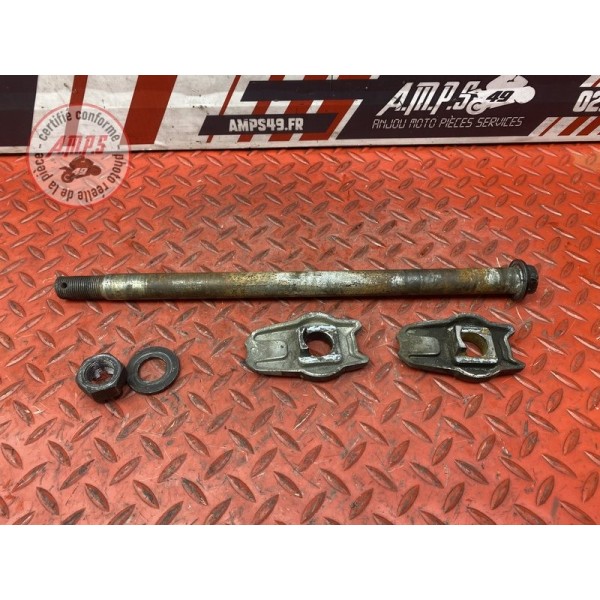 Axe de roue arriere 
