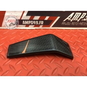 Ecope de radiateur droit 