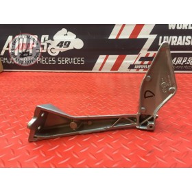 Platine repose pied passager droite 