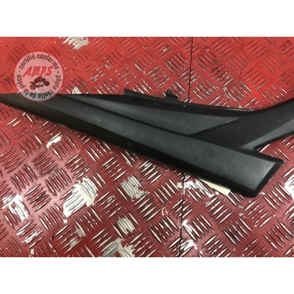 Cache plastique sous selle droit Suzuki GSR B0-A1 