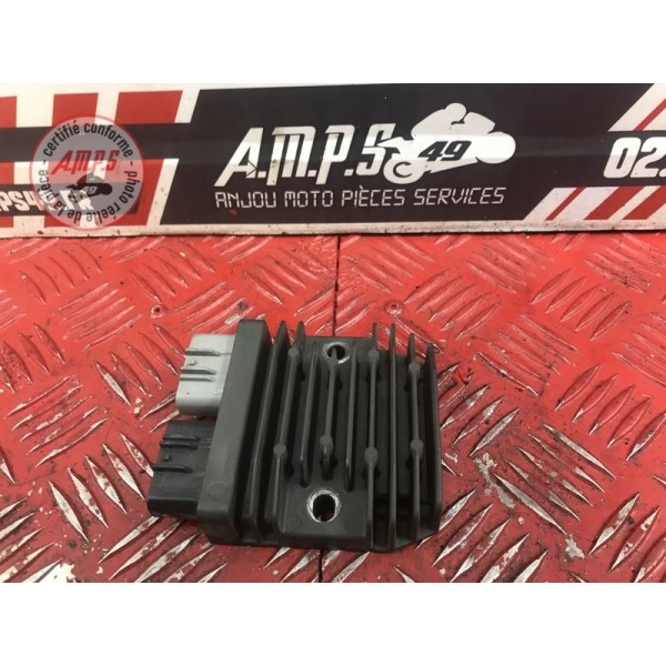 Regulateur de tension 