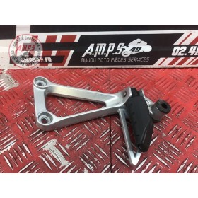 Platine repose pied passager droite 