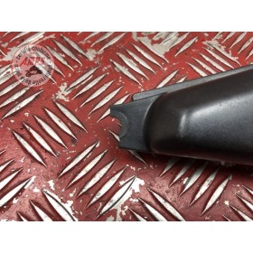 Cache plastique sous selle droit 