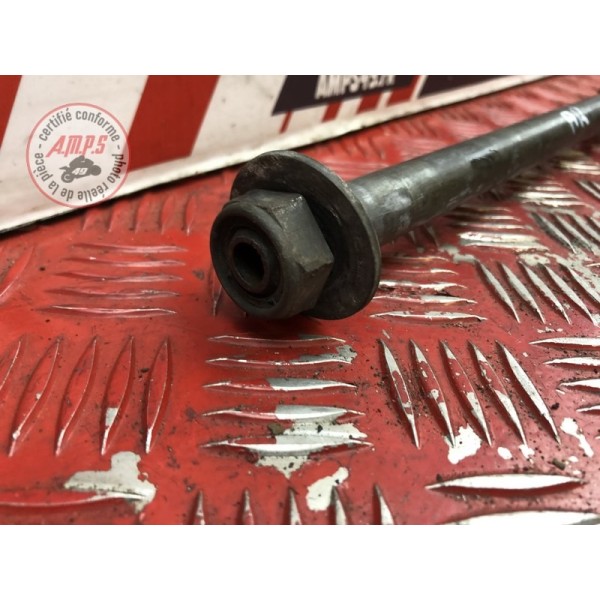 Axe de roue arriere 