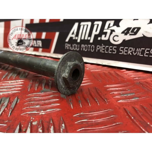 Axe de roue arriere 