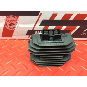 Regulateur de tension 