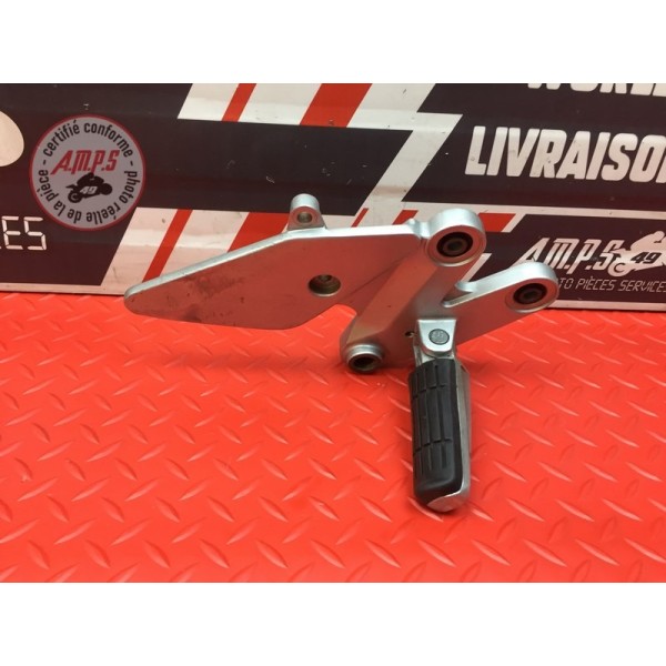 Platine repose pied droite 