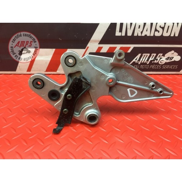 Platine repose pied droite 