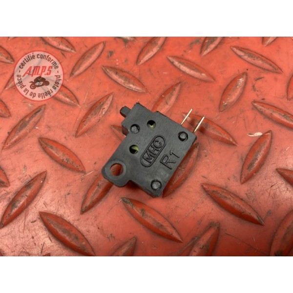 Contacteur de frein avant 