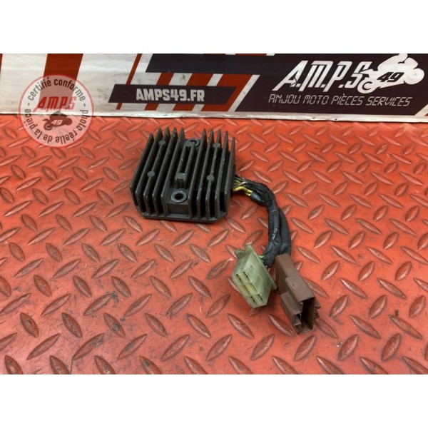 Regulateur de tension 