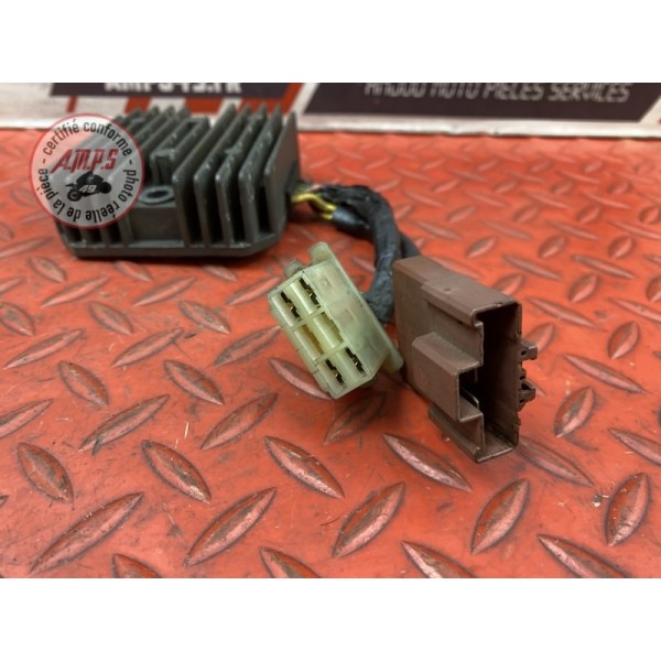 Regulateur de tension 