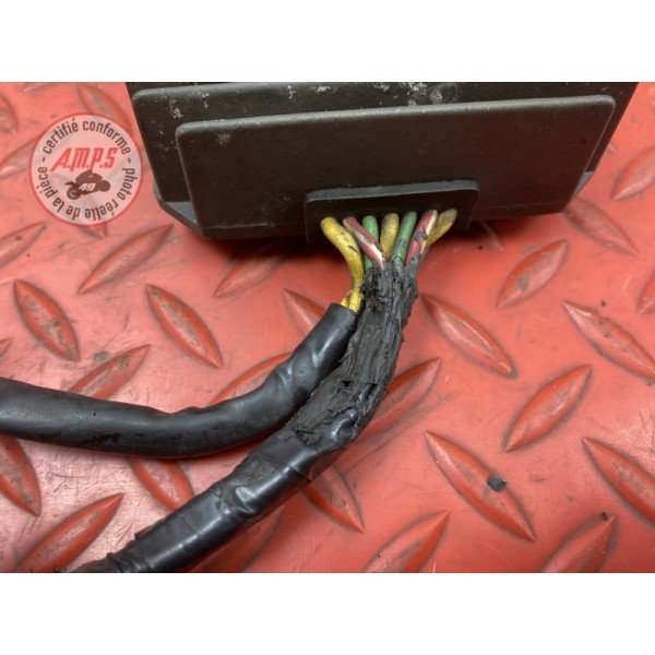 Regulateur de tension 