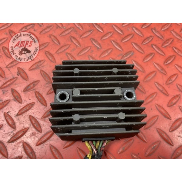 Regulateur de tension 