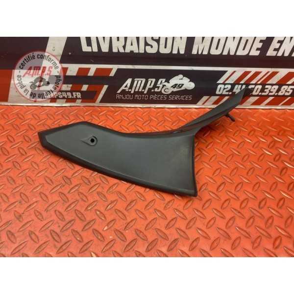 Cache plastique interieur avant droit 