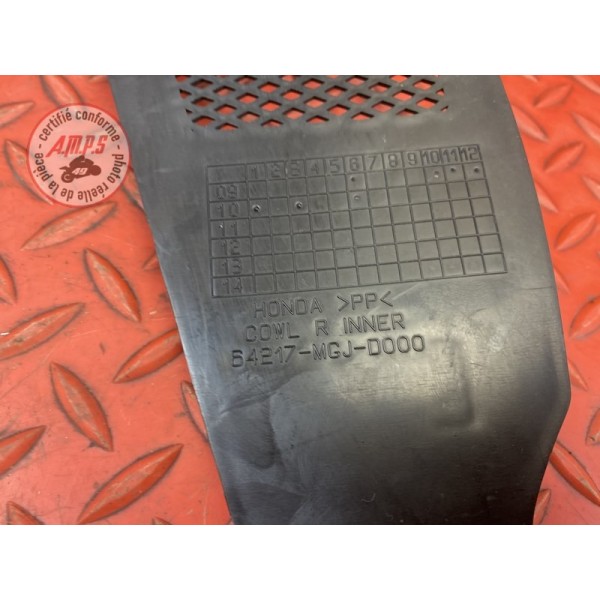 Cache plastique avant droit 
