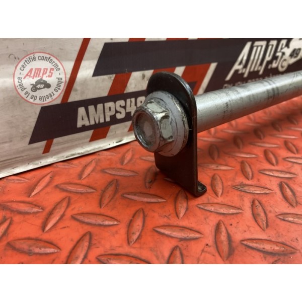 Axe de roue arriere 