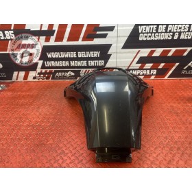 Cache plastique sur reservoir 