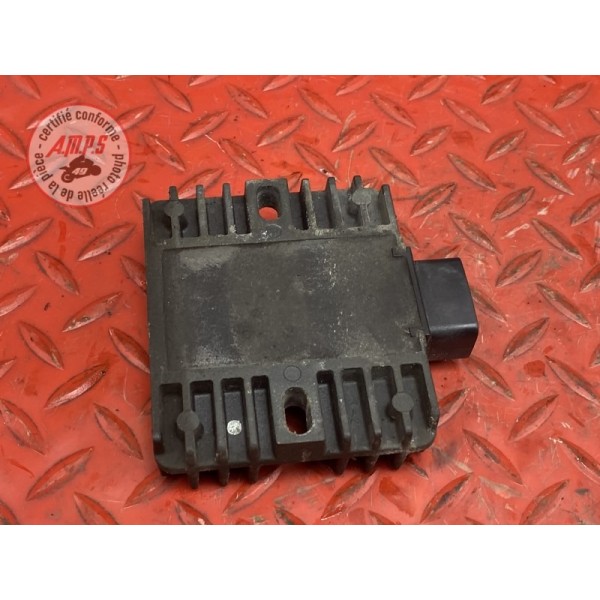Regulateur de tension 