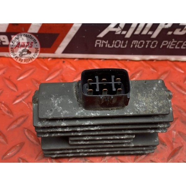 Regulateur de tension 