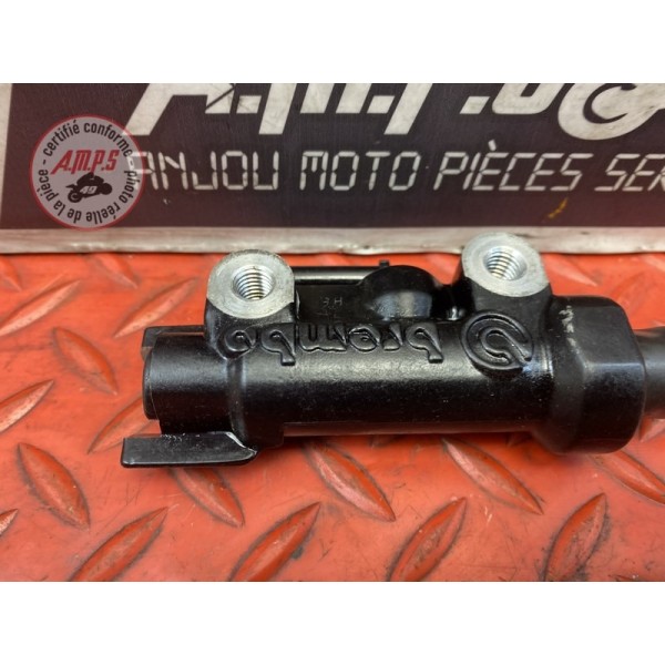 Maitre cylindre de frein arriere 