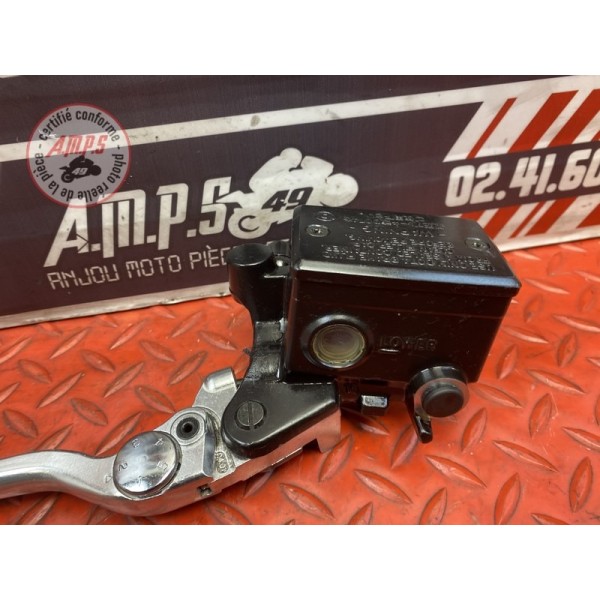 Maitre cylindre de frein avant 