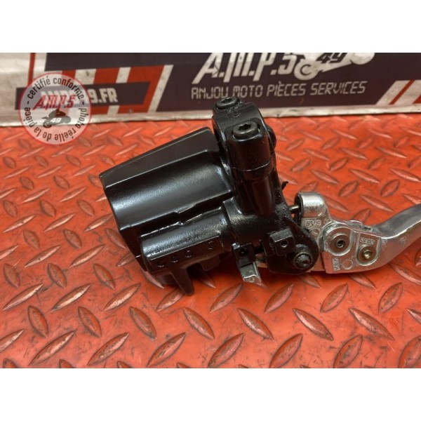 Maitre cylindre de frein avant 