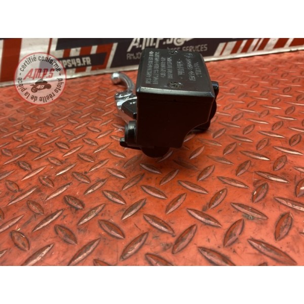 Maitre cylindre de frein avant 