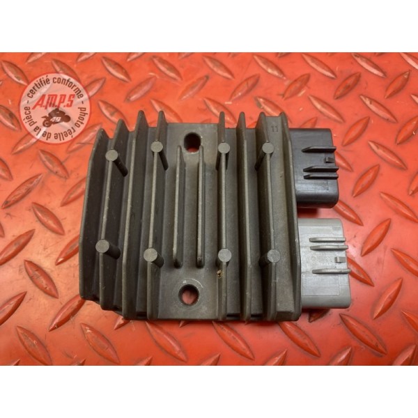 Regulateur de tension 