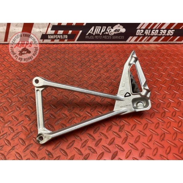Platine repose pied passager droite 