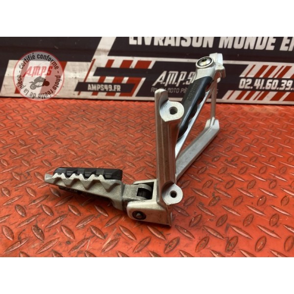 Platine repose pied passager gauche 
