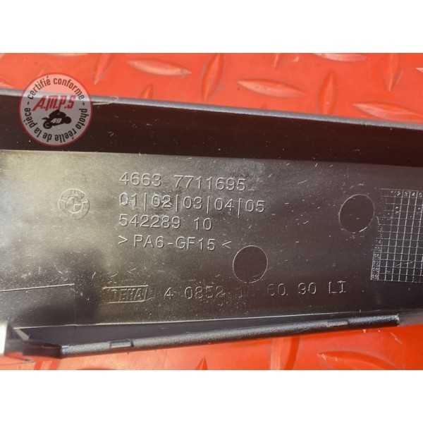 Cache sur flanc de carénage gauche BMW R1200 RT 2010 à 2013 