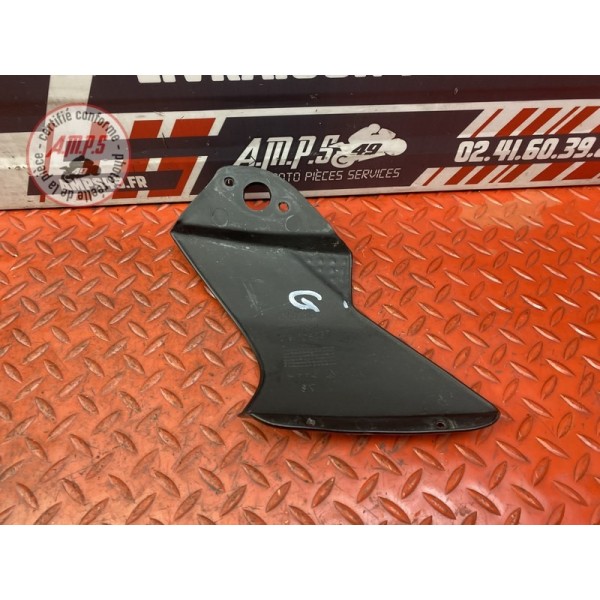 Cache plastique avant gauche 