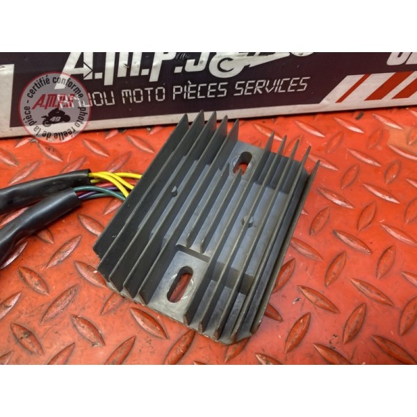 Regulateur de tension 