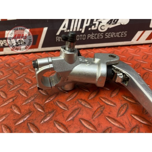 Maitre cylindre de frein avant 