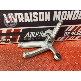 Platine repose pied passager droite 